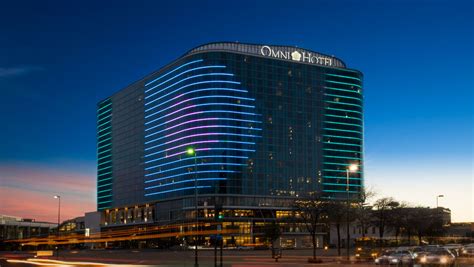 Hotels omni - Stay in the heart of downtown at our Atlanta Hotel. Located in the Centennial Park District, Omni Atlanta Hotel at Centennial Park is connected to State Farm Arena and Georgia World Congress Center—perfect for business or a city break. Guest rooms and suites provide uninterrupted views of the skyline, with Centennial Olympic Park and …